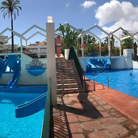 Benal Apto Con Vistas Al Mar Y Piscinas. Benalmádena