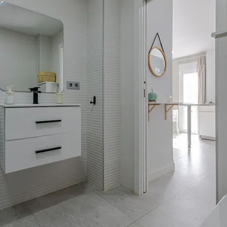 Benal Apto Con Vistas Al Mar Y Piscinas. Apartamento