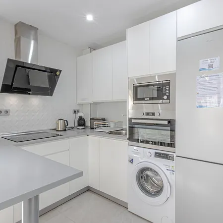 Benal Apto Con Vistas Al Mar Y Piscinas. Apartamento *