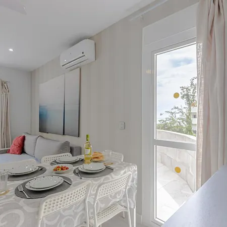 Benal Apto Con Vistas Al Mar Y Piscinas. * Benalmádena